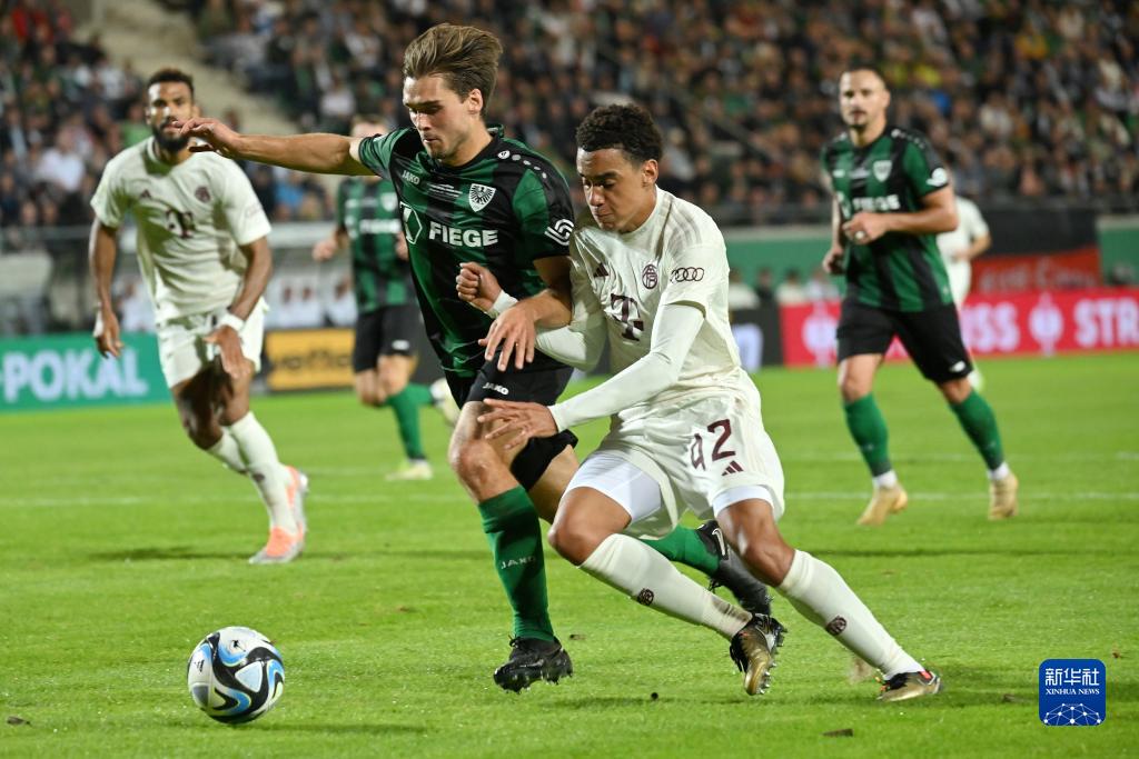 德甲半场：曼赞比破门，海登海姆0-1弗赖堡