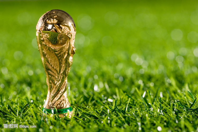 保级之战：格拉尼特·扎卡加盟黑猫！桑德兰中场终获节拍器