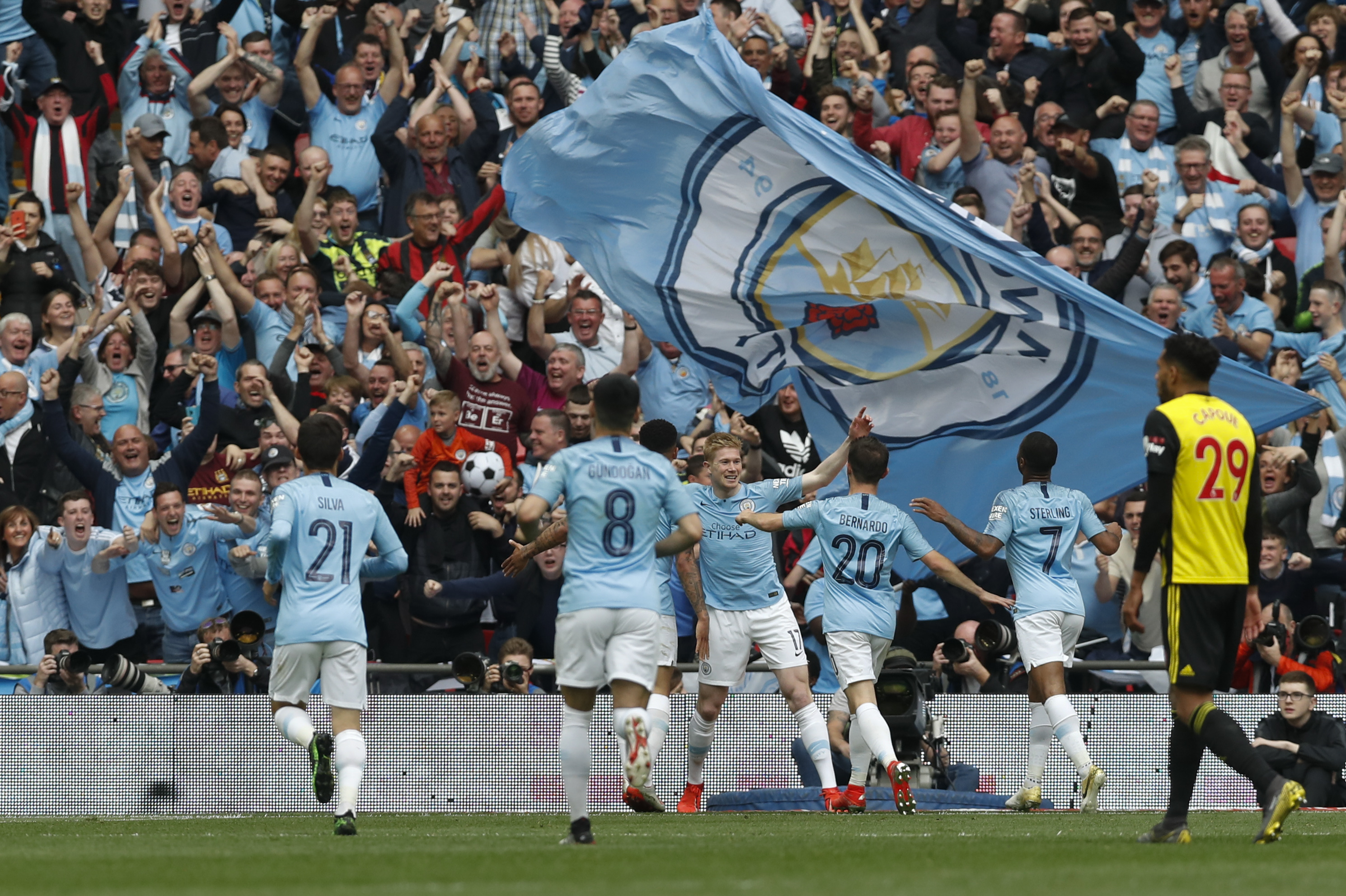 祝贺，两名参加苏超的小将入选U18国足本月集训名单