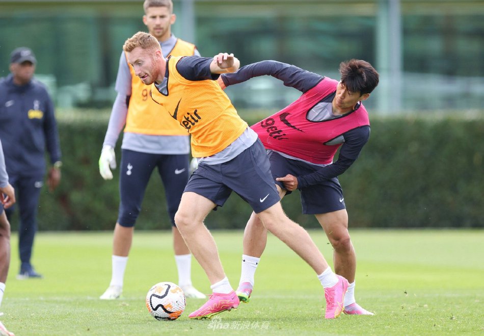 这脚传球太精准了