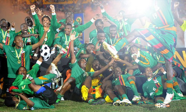 3-0！14亿豪门终结3连平紧追领头羊 神锋两记世界波15轮狂轰16球